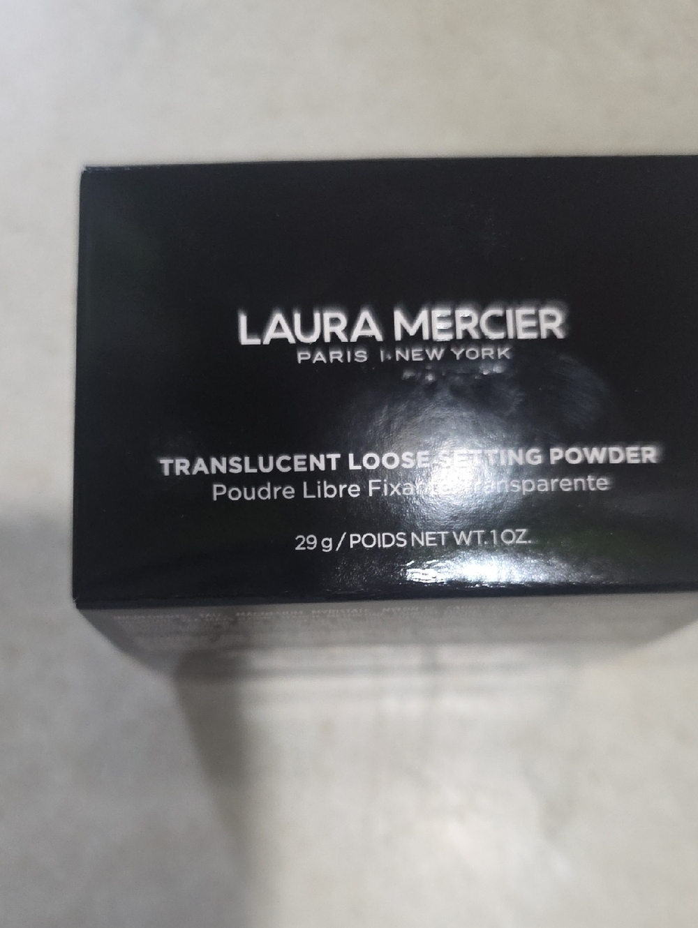 laura mercier Translucent Loose Setting Powder - Black Packaging
